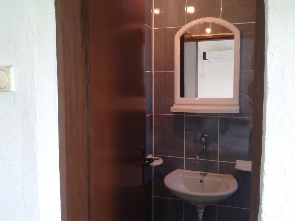 Kastrati Apartments Улцин Стая снимка